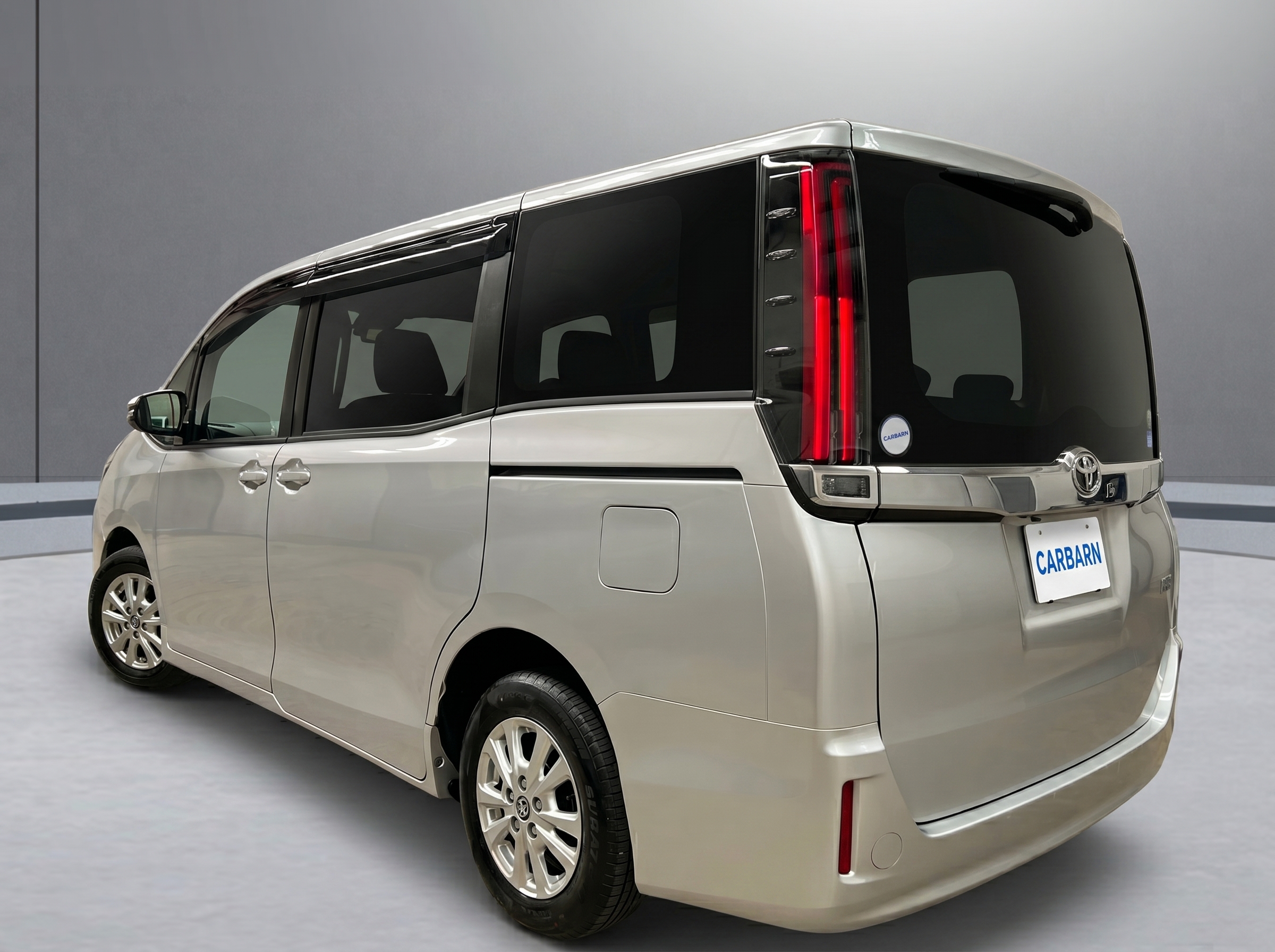 2020 Toyota Noah X vehicle photo photo 4